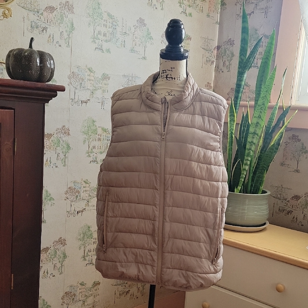 Lightweight Vest  gender neutral